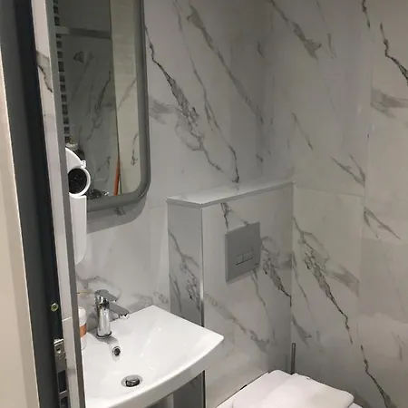 Lux Grand Hanioti
