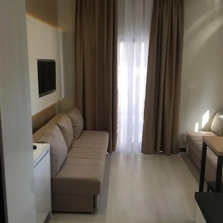 Lux Grand * Hanioti