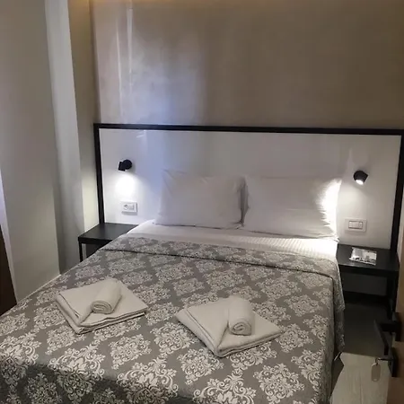 Lux Grand Hanioti